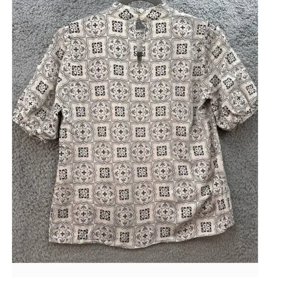 🌿✨ Ann Taylor Geo Tile Print Short Sleeve‎ Blouse (NEW WITH TAG) ✨🌿 - Picture 2 of 2